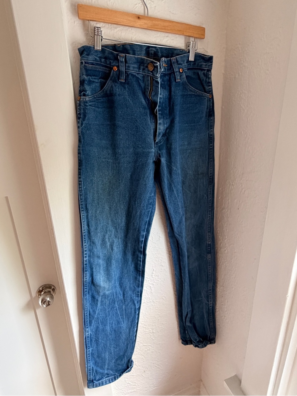 Men’s Wrangler Dark Blue Straight-Leg Jeans 31 x 36